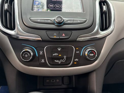Used 2022 Chevrolet Equinox LS w/ LPO, Chrome Package FWD image 38
