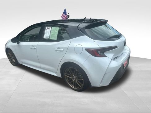 Used 2025 Toyota Corolla Hatchback w/ SE Package FWD image 17