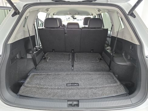 Used 2023 Volkswagen Tiguan SE FWD image 13