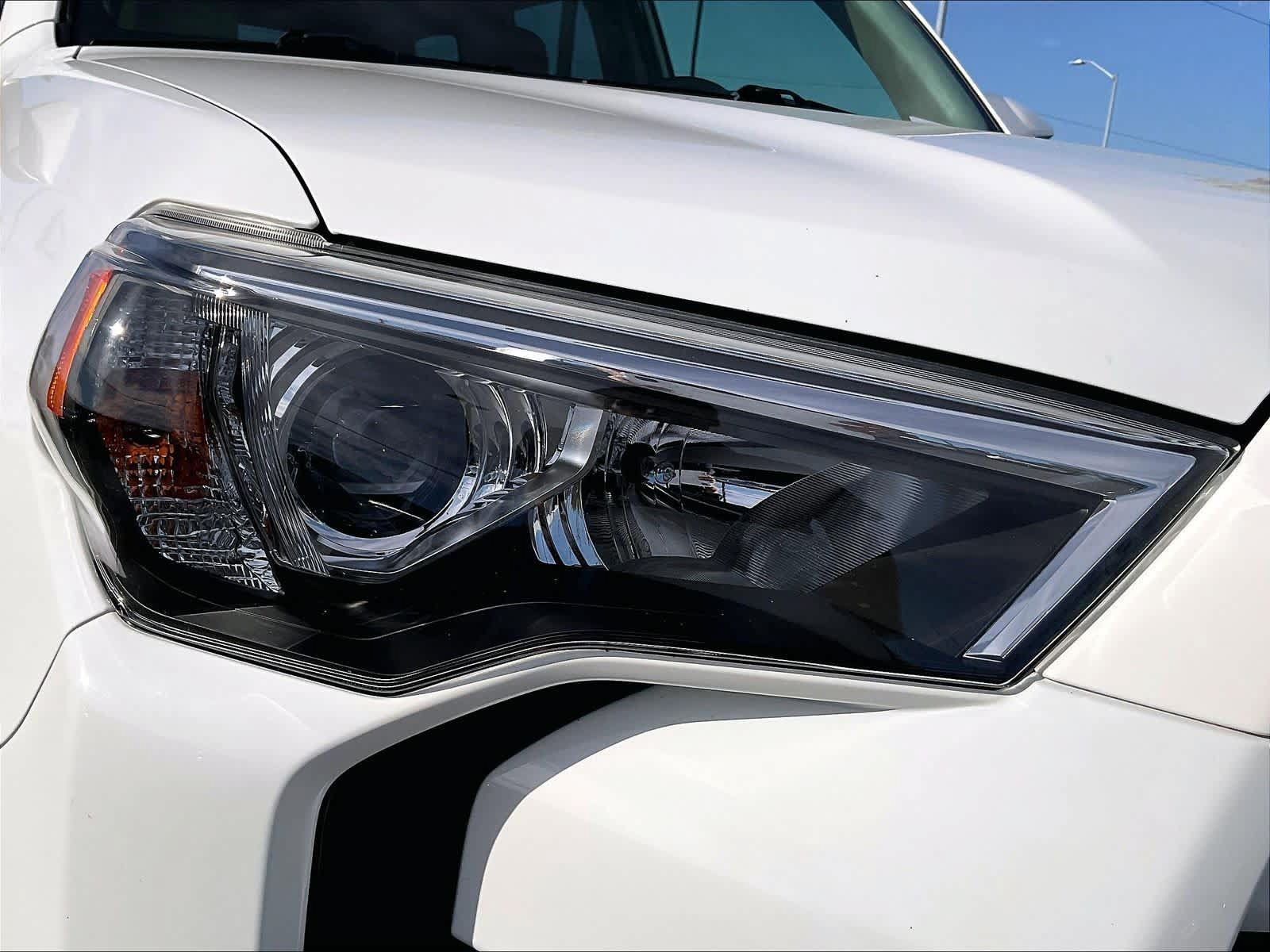 Used 2023 Toyota 4Runner SR5 Premium w/ SR5 Premium Package AWD/4WD image 30