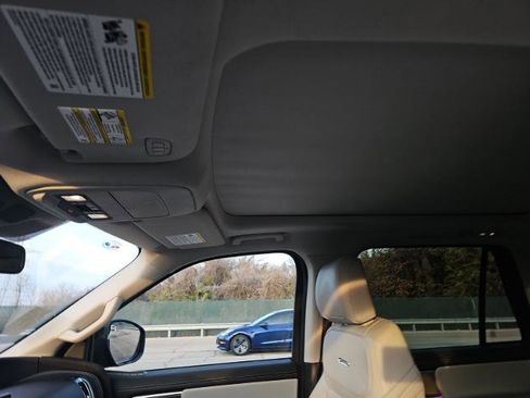 Used 2025 Ford Expedition Max Platinum image 11