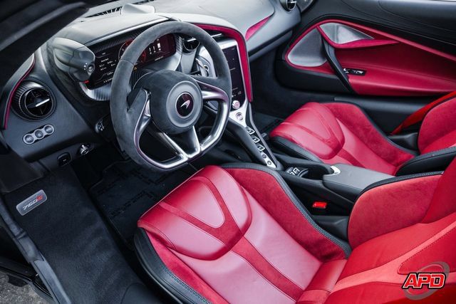 Used 2024 McLaren 750S Spider RWD image 2