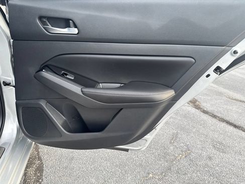 Used 2023 Nissan Altima 2.5 SL FWD image 43