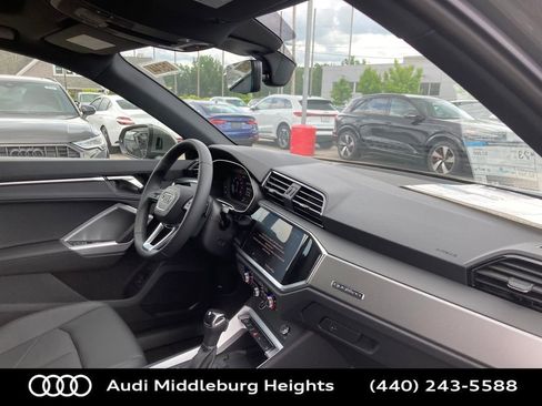 Certified 2025 Audi Q3 2.0T Premium image 22