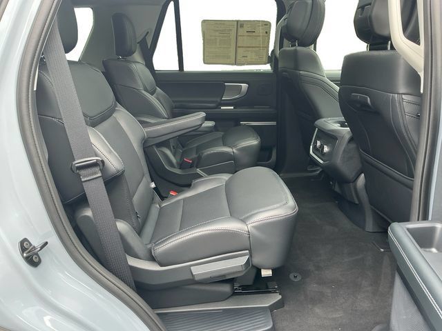Certified 2026 Ford Expedition Platinum w/ Driver's Package AWD/4WD image 18