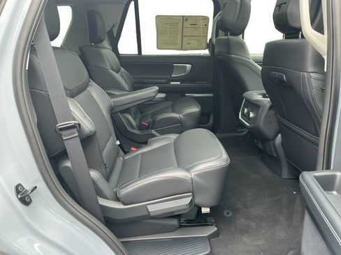 Certified 2026 Ford Expedition Platinum w/ Driver's Package AWD/4WD image 18