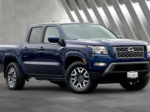 Used 2022 Nissan Frontier SV image 1