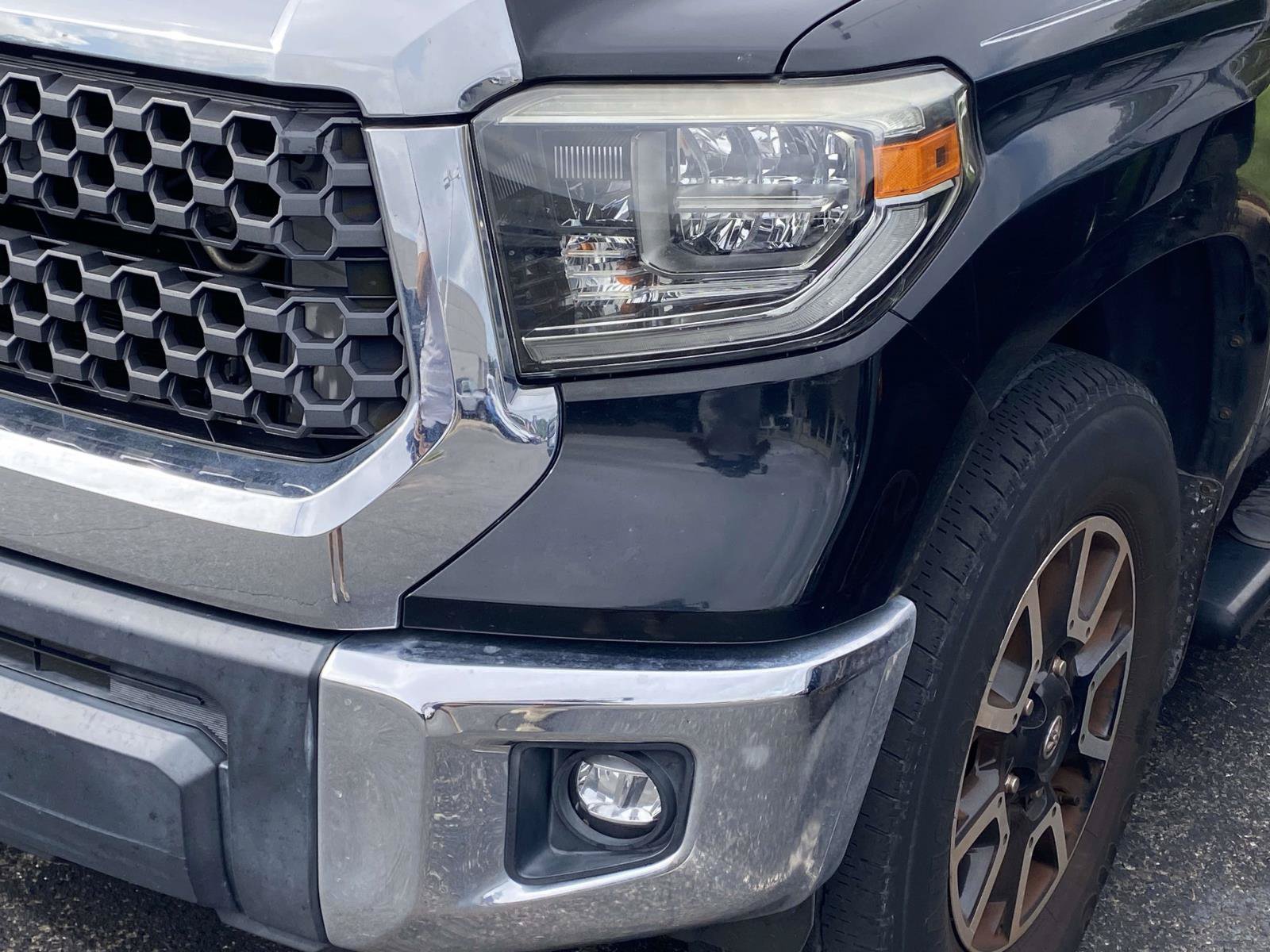 Used 2018 Toyota Tundra SR5 w/ TRD Off Road Package AWD/4WD image 5