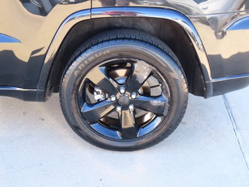 Used 2015 Jeep Grand Cherokee Altitude image 17