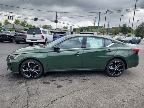New 2026 Nissan Altima 2.5 SR w/ SR Premium Package AWD/4WD image 5