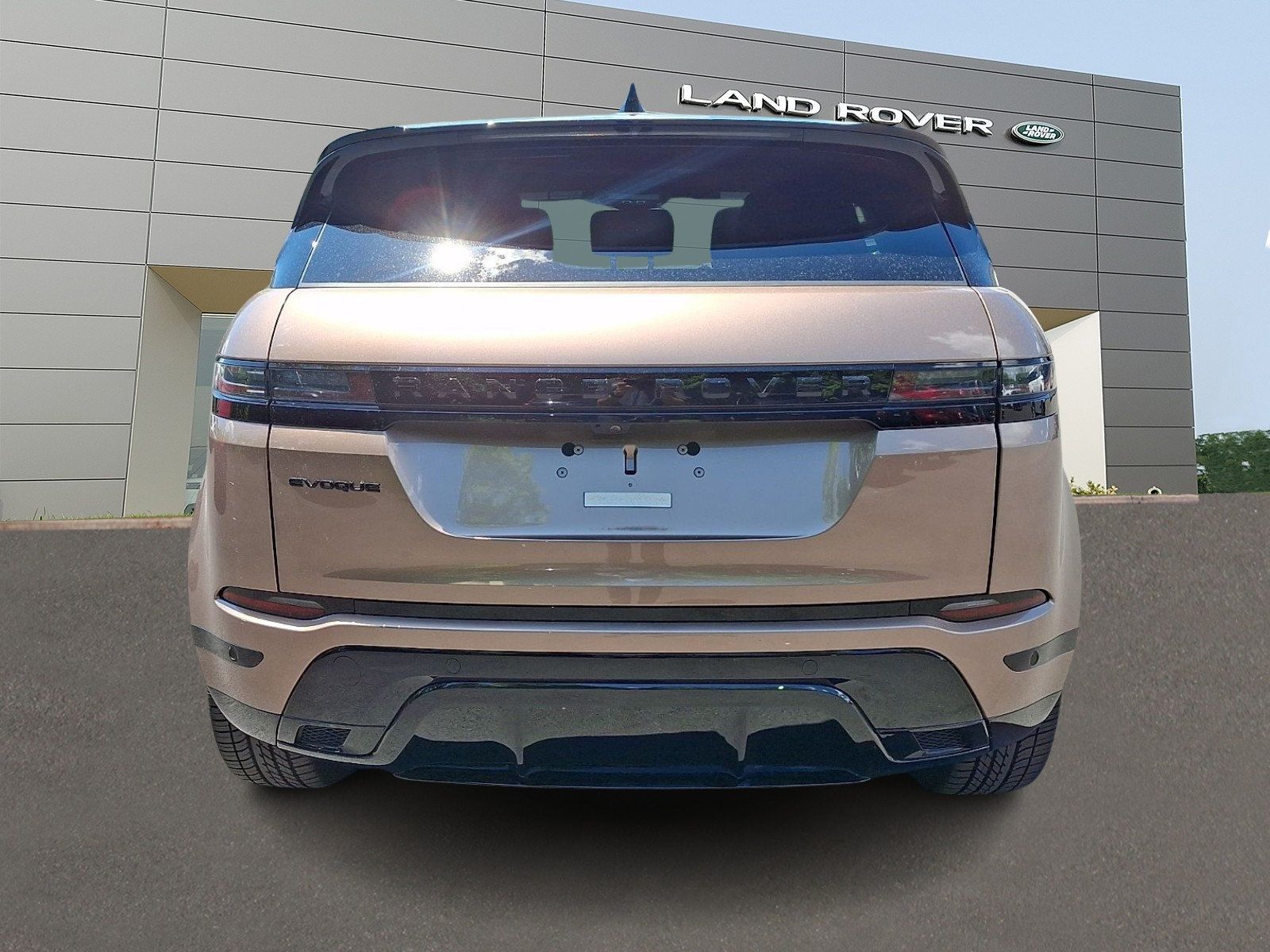 Used 2026 Land Rover Range Rover Evoque Dynamic SE AWD/4WD image 7