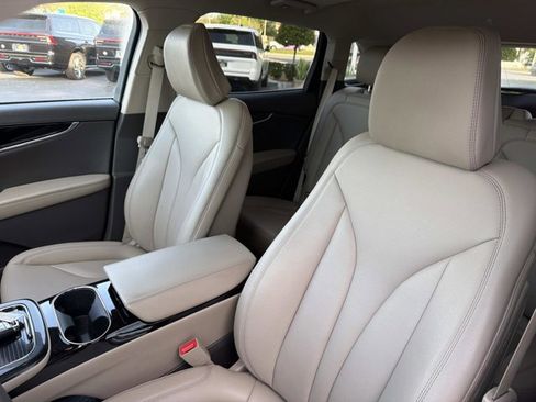 Certified 2023 Lincoln Nautilus AWD w/ Premium Package image 15