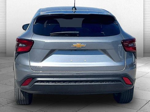 New 2026 Chevrolet Trax LS w/ LS Convenience Package FWD image 4