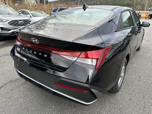New 2026 Hyundai Elantra SE image 5
