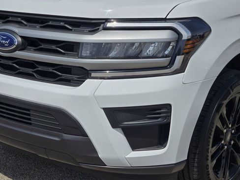 Used 2024 Ford Expedition XLT RWD image 7