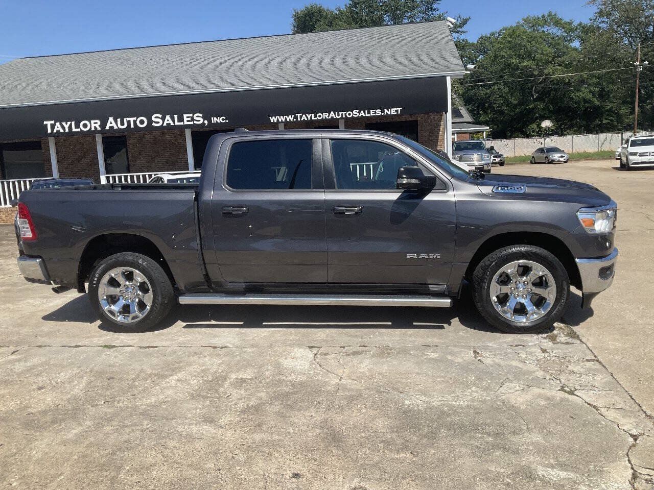 Used 2021 RAM 1500 Big Horn RWD image 2