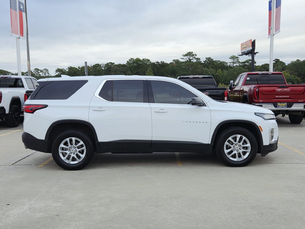 Used 2023 Chevrolet Traverse LS FWD image 4