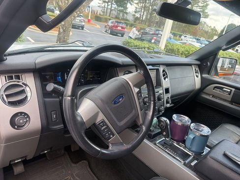 Used 2017 Ford Expedition Limited w/ Equipment Group 301A image 8