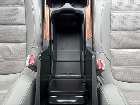 Used 2022 Honda CR-V Touring image 18