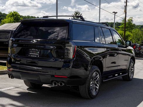 Used 2026 Chevrolet Suburban Z71 w/ Comfort Package AWD/4WD image 4