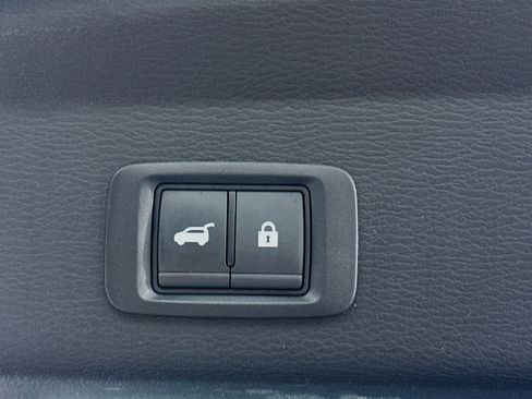 Used 2024 Mitsubishi Outlander SE image 30