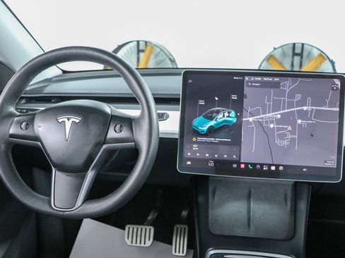 Used 2023 Tesla Model Y Long Range AWD/4WD image 16