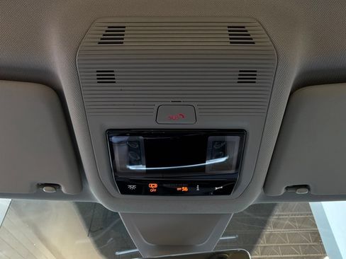 Used 2026 Volkswagen Atlas SE FWD image 19