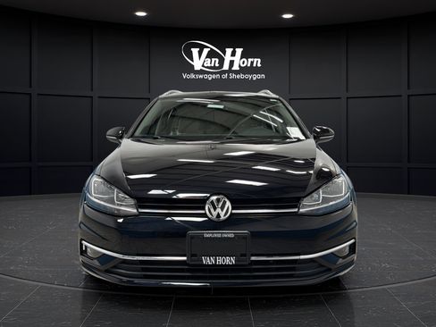 Used 2018 Volkswagen Golf SEL FWD image 2