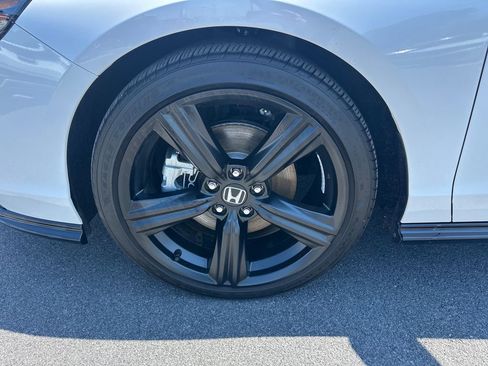 Used 2025 Honda Accord Sport image 12