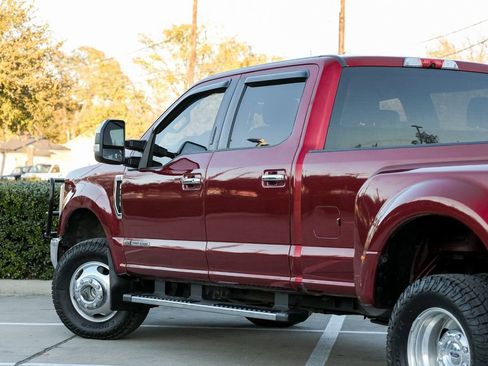 Used 2018 Ford F350 XLT w/ XLT Premium Package image 13
