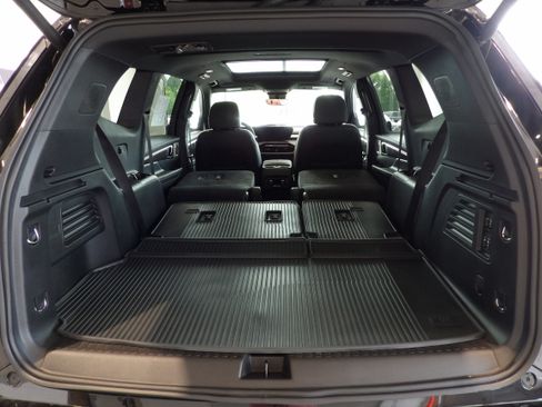 Used 2025 Buick Enclave Avenir w/ Super Cruise Package image 30