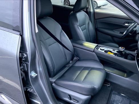 Used 2023 Nissan Rogue SL w/ SL Premium Package image 8