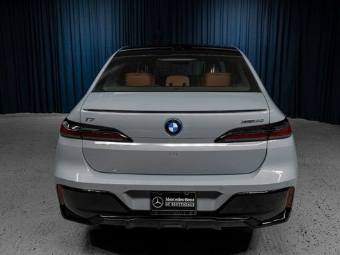 Used 2024 BMW i7 xDrive60 image 5