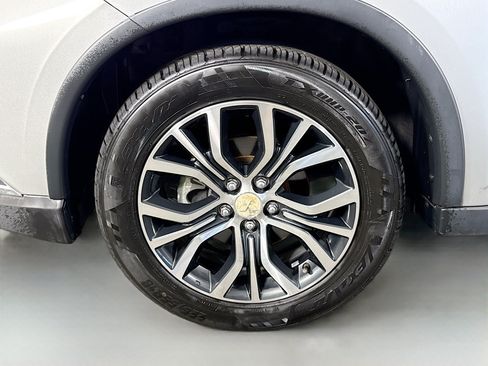 Used 2018 Mitsubishi Outlander ES FWD image 37