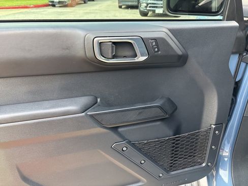 Used 2025 Ford Bronco Outer Banks AWD/4WD image 13
