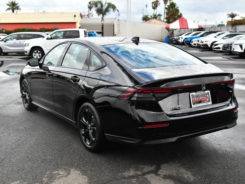 Used 2025 Honda Accord SE image 6