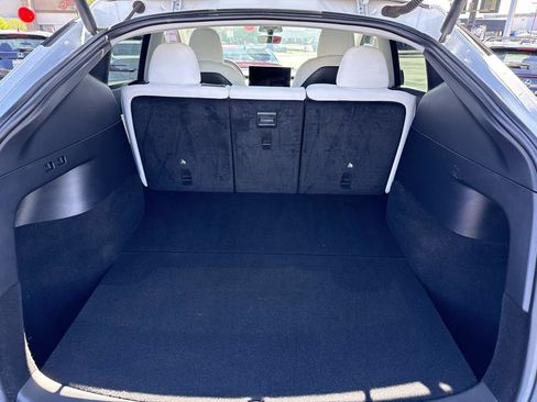 Used 2022 Tesla Model Y Performance image 8