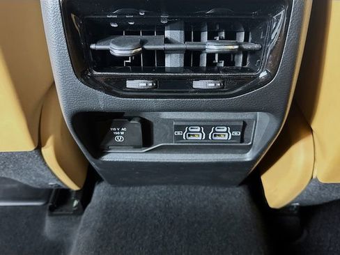 Used 2023 Jeep Grand Cherokee Summit w/ Luxury Tech Group V AWD/4WD image 31