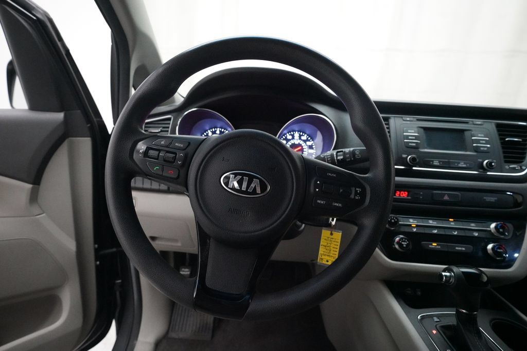 Used 2016 Kia Sedona LX FWD image 4