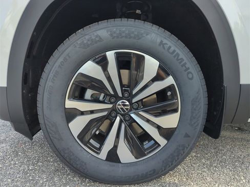 New 2026 Volkswagen Atlas SE image 46