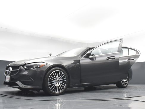 Used 2022 Mercedes-Benz C 300 4MATIC Sedan image 34