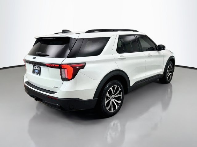 Used 2025 Ford Explorer ST-Line AWD/4WD image 7