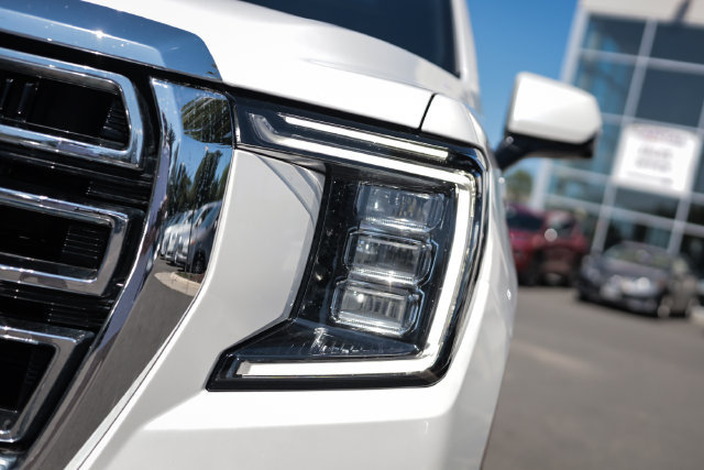 Used 2021 GMC Yukon SLT w/ SLT Premium Package AWD/4WD image 18