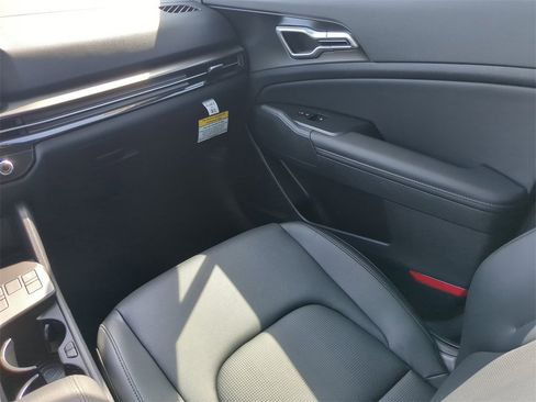 New 2026 Kia Sportage EX image 18