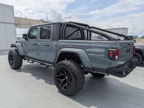 Used 2024 Jeep Gladiator Sport AWD/4WD image 5
