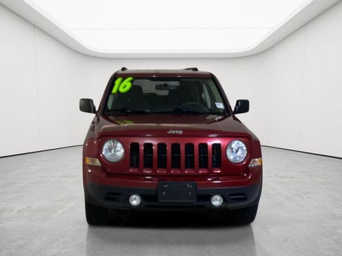 Used 2016 Jeep Patriot Latitude AWD/4WD image 2