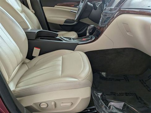 Used 2017 Buick Regal Premium w/ Driver Confidence Package #2 image 40