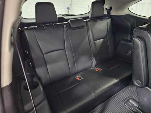 Used 2021 Toyota Highlander XLE image 8