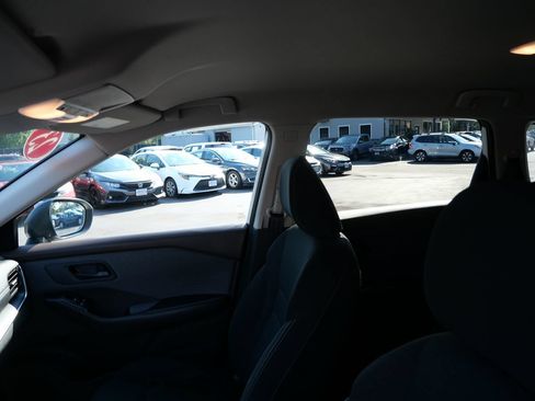Used 2023 Nissan Rogue S AWD/4WD image 11