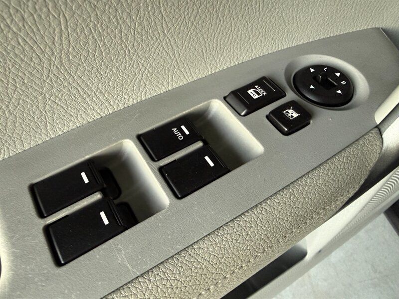Used 2011 Kia Sorento LX AWD/4WD image 25
